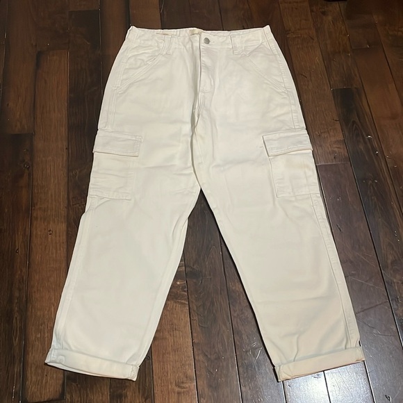 Universal Thread Boyfriend Cargo jeans Straight High rise Womens size 6 Cream - Picture 2 of 14
